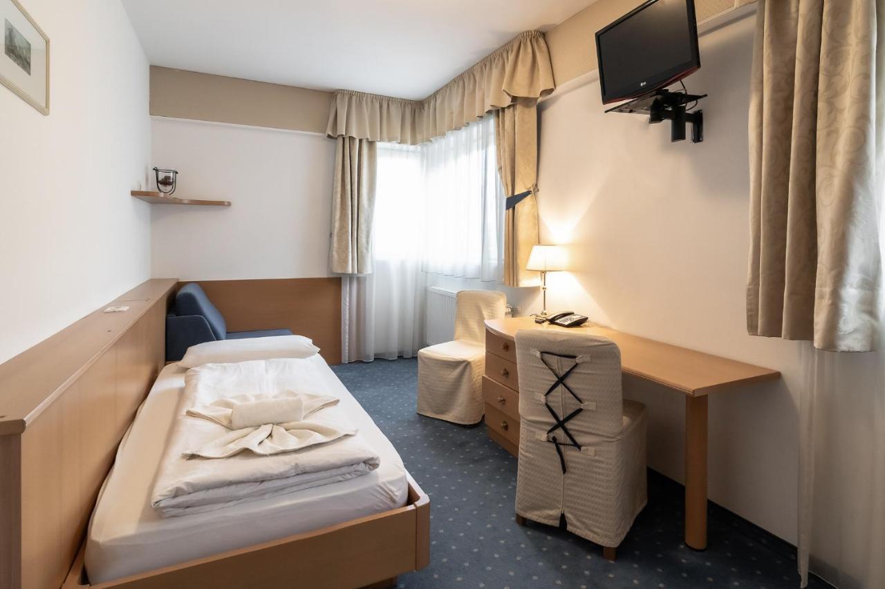 Hotel Villa Groff Ora / Auer Esterno foto